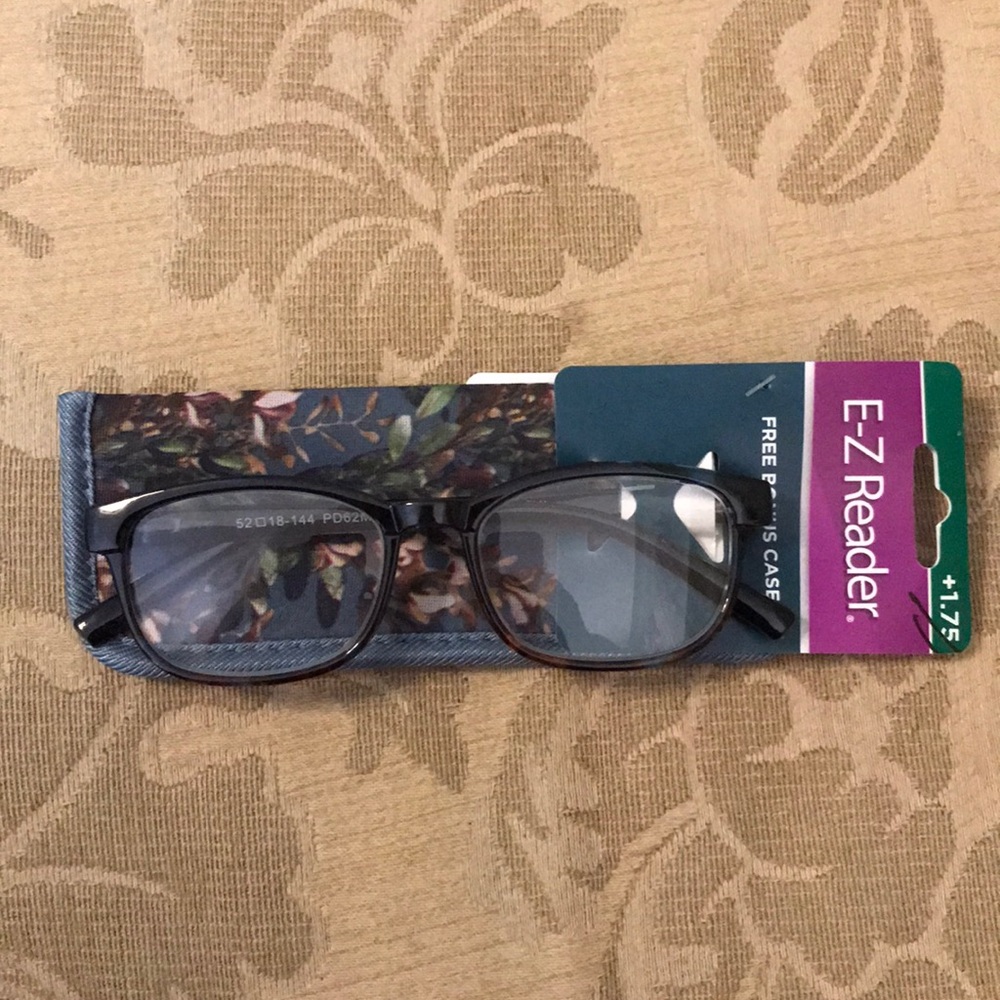 NWT E-Z Reader reading glasses and matching case.